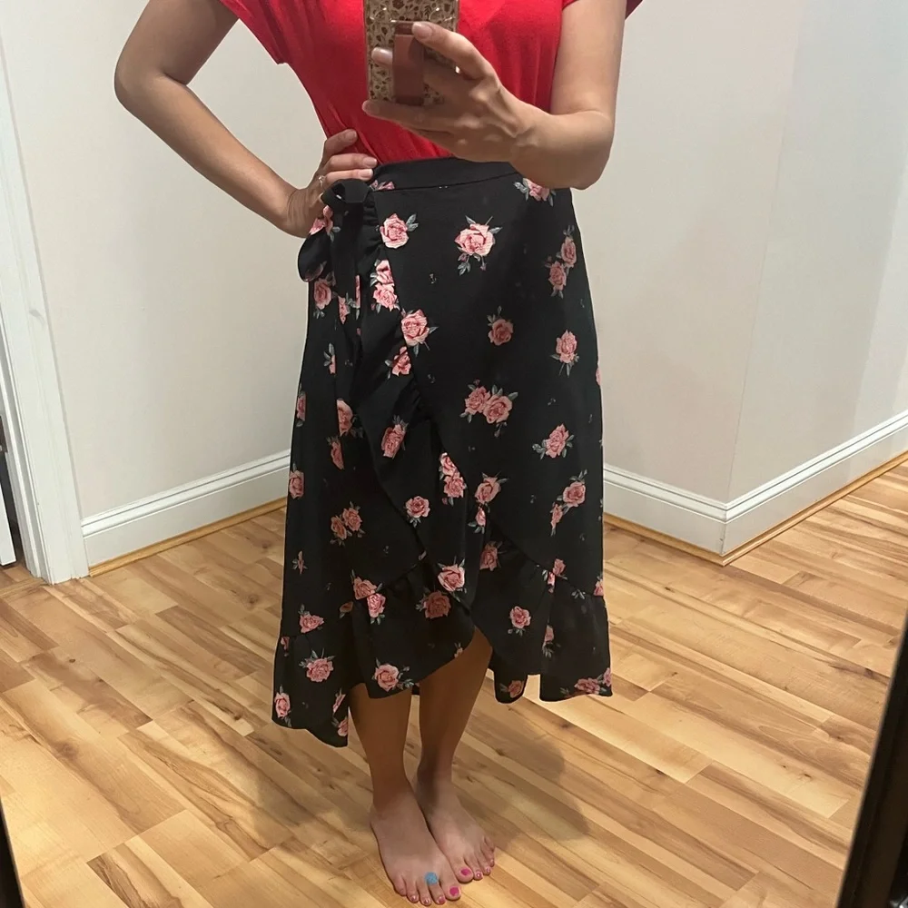 H&M Wrap Skirt - Picture 3 of 6